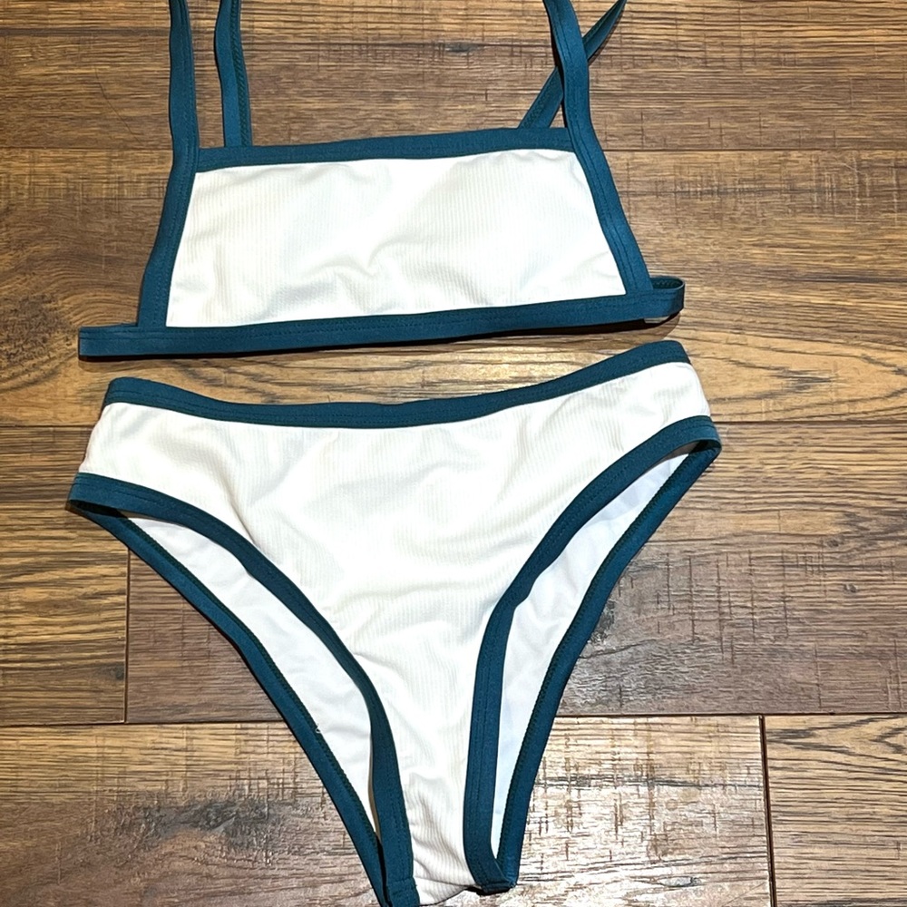 Contrast Bikini Size Small